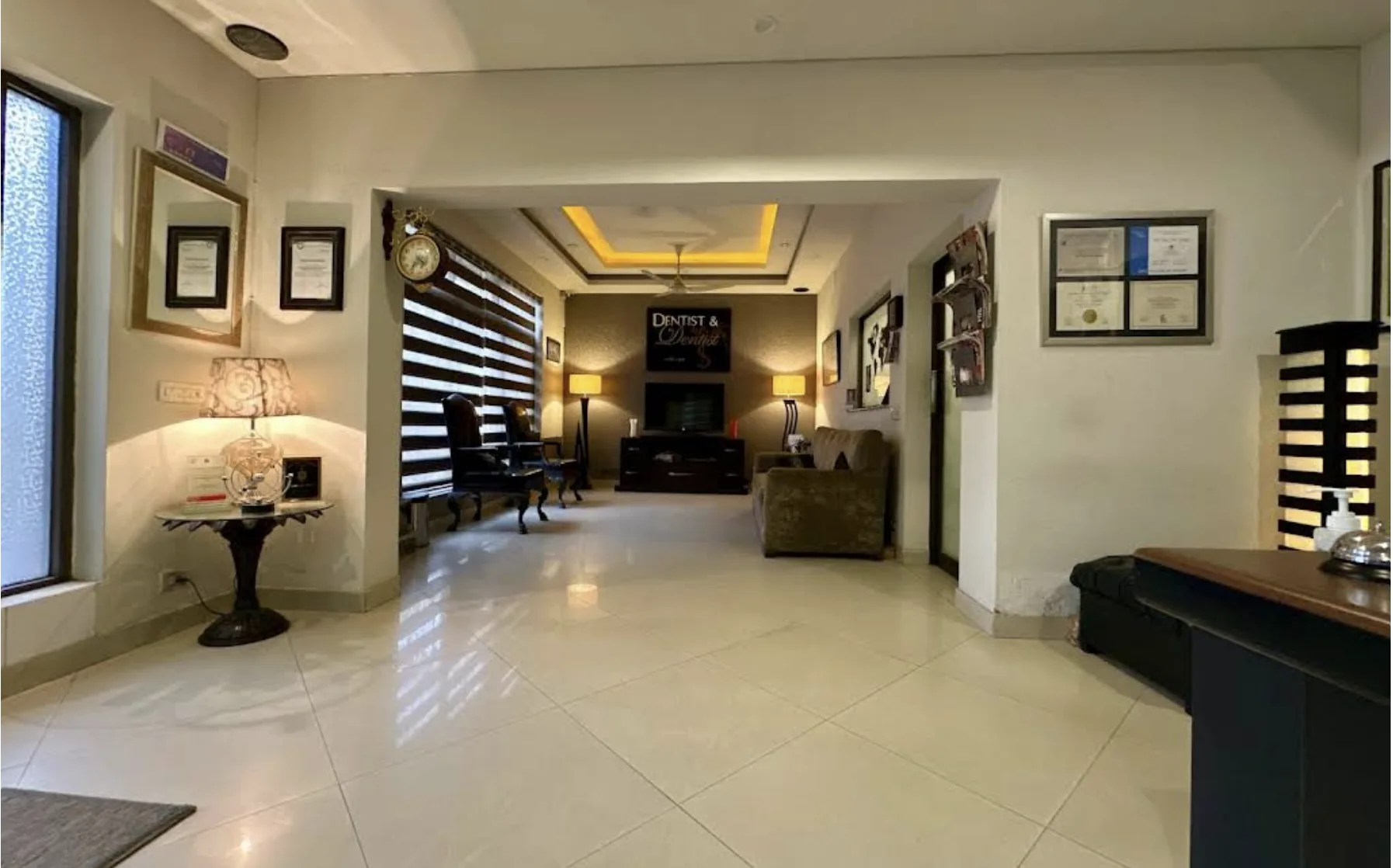 Gulberg clinic reception